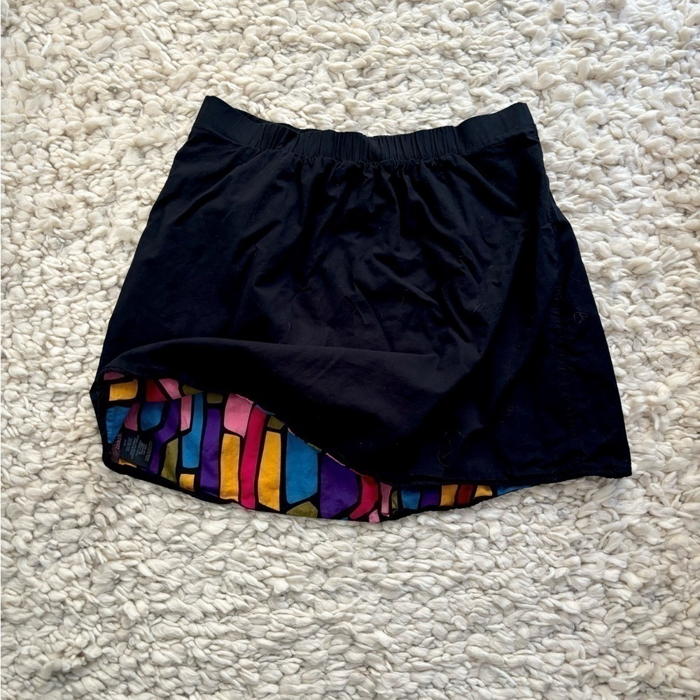 Reversible black and geometric mini skirt M